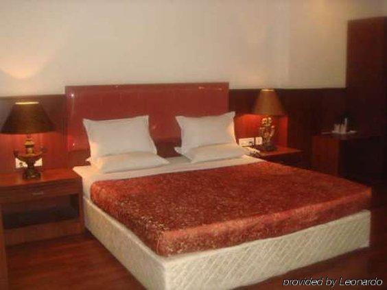 Hotel Noor Empire International Kormangala Bangalore Quarto foto